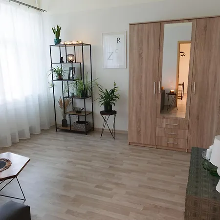 Quiet & Family Friendly, Free Parking, Near Park Daire Riga